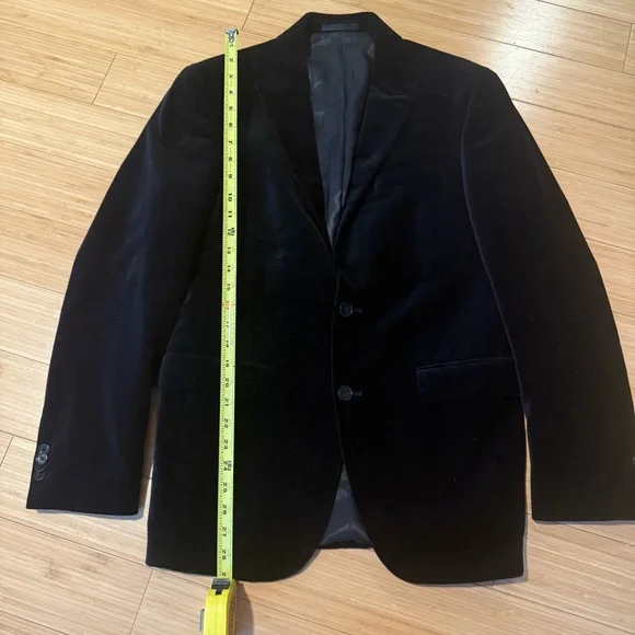 Kenneth Cole New York Men’s Elegant Black Velvet Blazer